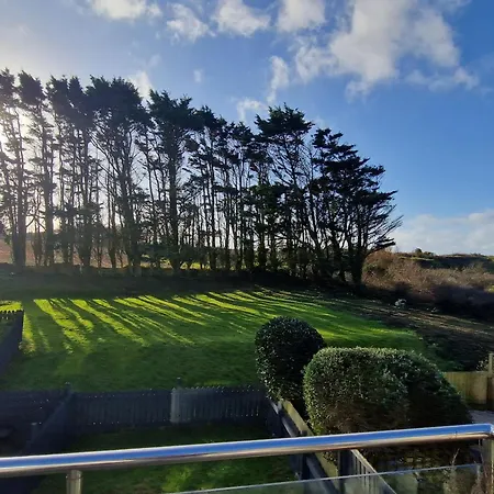 Very Spacious, Great Location. Castle And Sea View Marazion