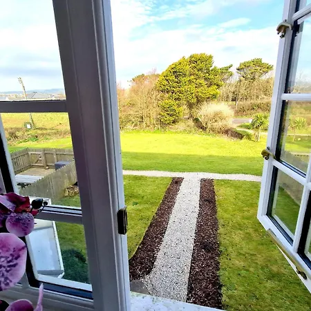 Very Spacious, Great Location. Castle And Sea View *